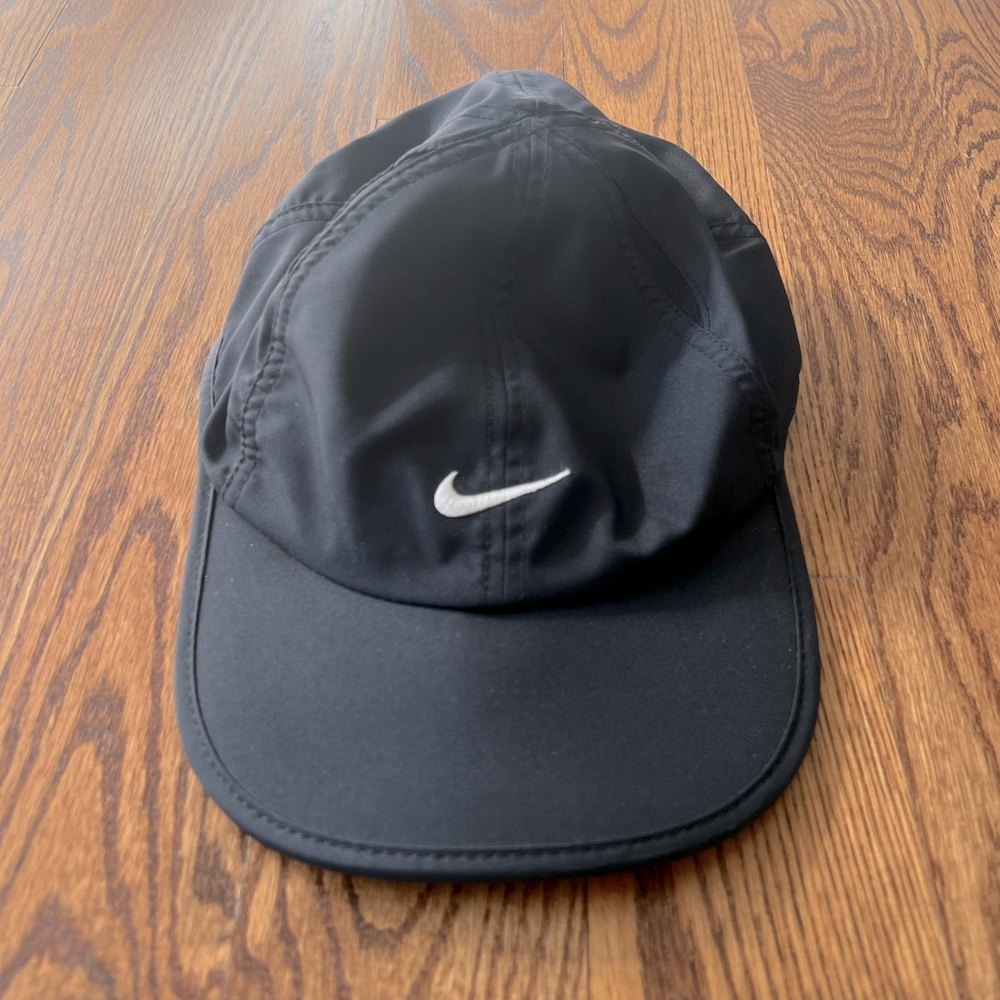 Nike Featherlight Dri Fit Hat